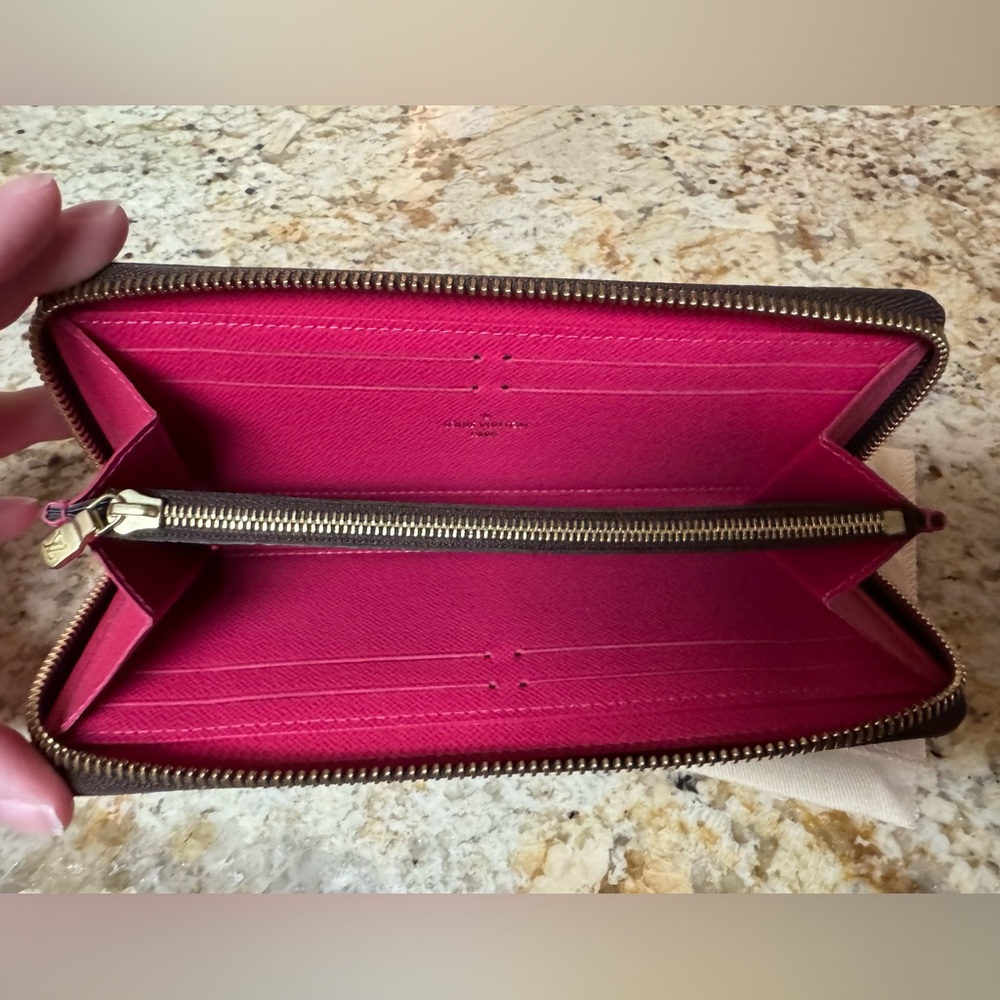 ๐ EUC Louis Vuitton Monogram Clemence Wallet Freesia Pink - Picture 8 of 10